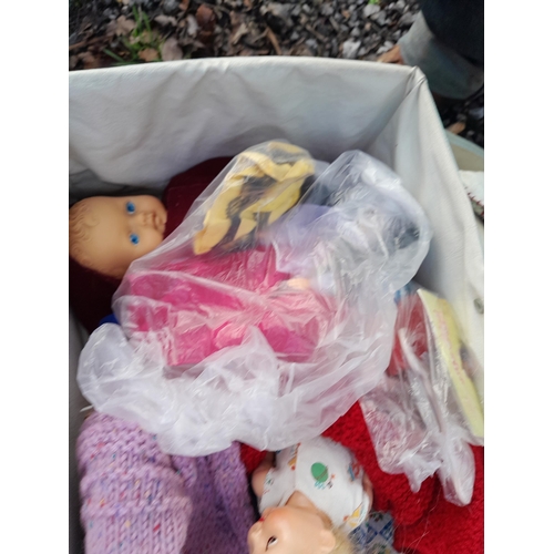 279 - Vintage dolls pram with various dolls and accessories