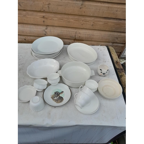 456 - Decorative and other dinner ware
