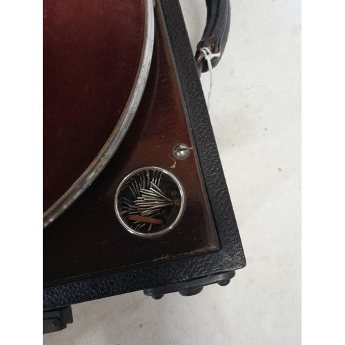 647 - Colombia wind up portable table top model gramophone, with original Colombia soundbox, spare needles... 
