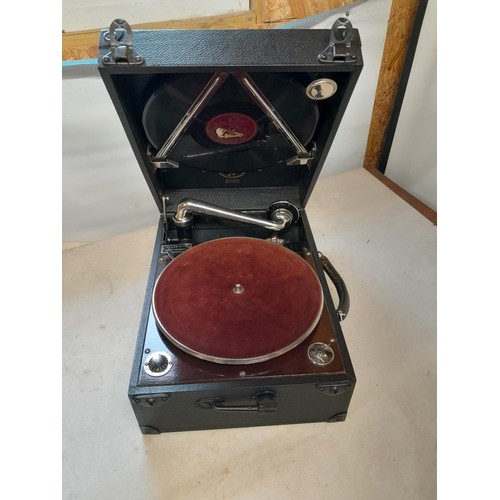 647 - Colombia wind up portable table top model gramophone, with original Colombia soundbox, spare needles... 