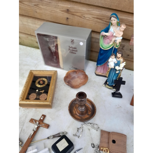 22 - Box of oddments : Crucifix, Sterling silver tie pin, radio etc.