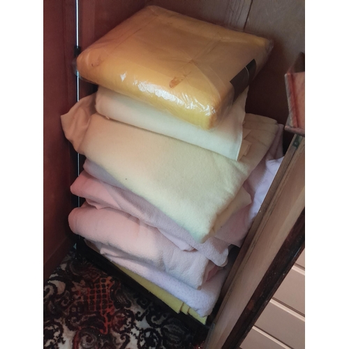 119 - Blankets and bedding