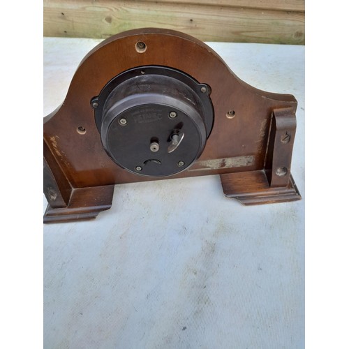 177 - Vintage mantle clock with key and pendulum & vintage Metamec mantle clock