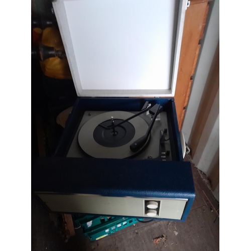 187 - Vintage record player