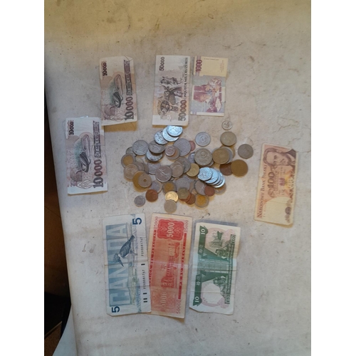 377 - Coins and banknotes : mixed denomination coins and bank notes of the world