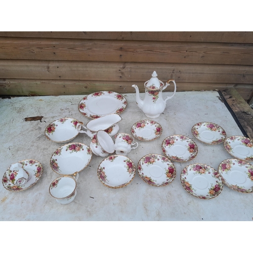 556 - Damaged and restored Royal Albert Country Roses tea ware