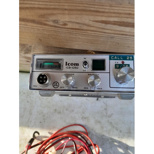 118 - ICOM ICB 1050 radio