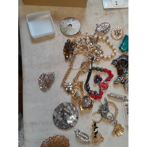 40 - Costume jewellery, small amount of silver included