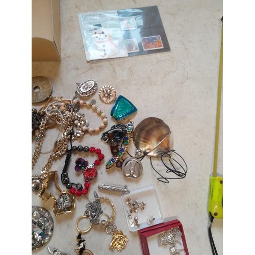 40 - Costume jewellery, small amount of silver included