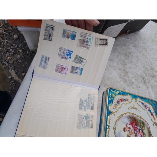 43 - Stamps of the World presented used and occasionally mint in sparsely filled stock books and albums, ... 