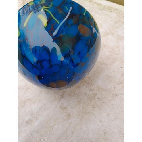 60 - Dino Martins Style glass vase in good order