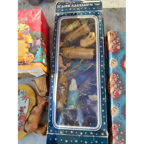 12 - Vintage toys : Christmas crackers, Golly soft toy, nativity plastic figures