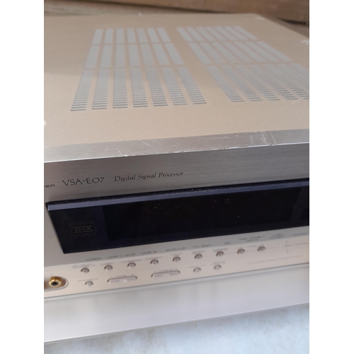 16 - Pioneer VSA E07 amplifier (heavy)