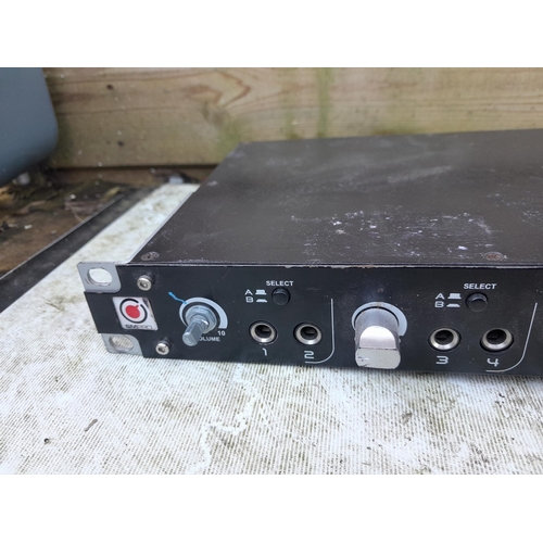 161 - SM Pro HP12 E headphone amplifier