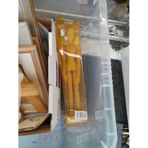 183 - Box of art related items, easel and mannequin