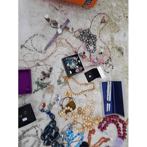 43 - Costume jewellery : small amount of silver included , Pandora ring in box of issue etc.