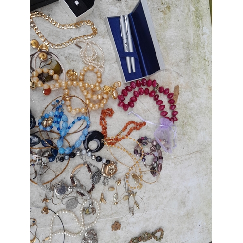 43 - Costume jewellery : small amount of silver included , Pandora ring in box of issue etc.