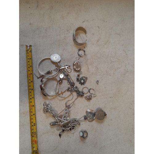 46 - Costume jewellery : mainly silver jewellery, some lower grade foreign included