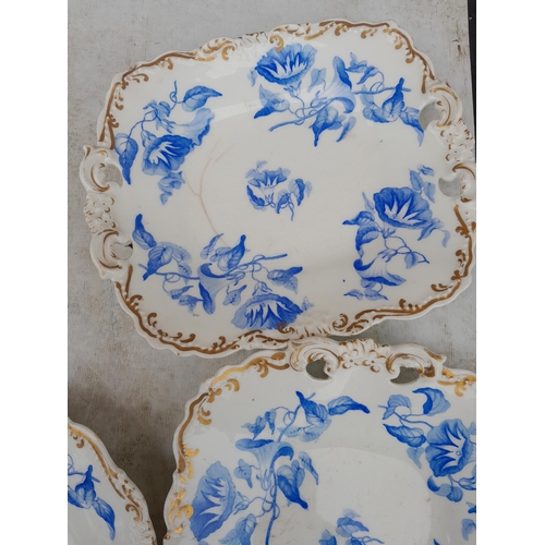 60 - Decorative Victorian and later pottery and porcelain