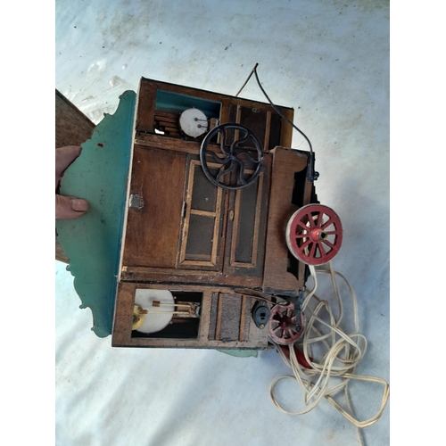 277 - Hand made scale model of a fairground mechanical musical organ in carry case, exhibited at steam fai... 