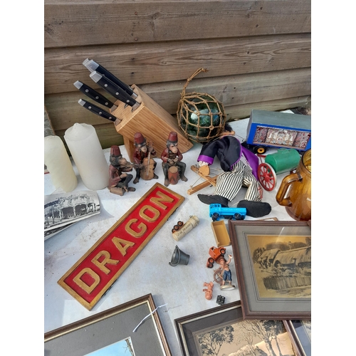 283 - Box of oddments : steam related jigsaw, resin figures, wood and brassware etc.