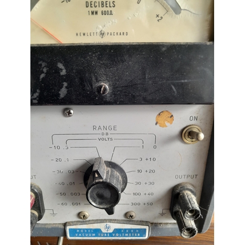 349 - Vintage Hewlett Packard Vacuum tube voltmeter Model 400 H, telephone & radio interest