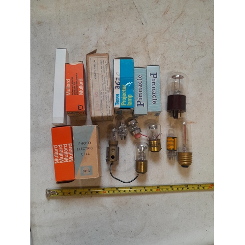 400 - Assorted valves, various sizes and makers