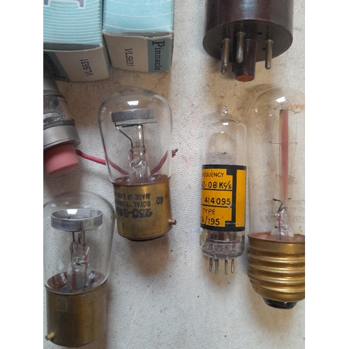 400 - Assorted valves, various sizes and makers