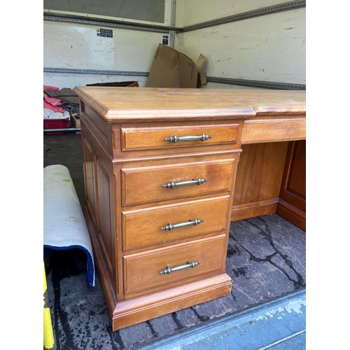 672 - Large late 20th century partners style twin pedestal desk by Daniel Furniture 160cm wide x 73cm high... 