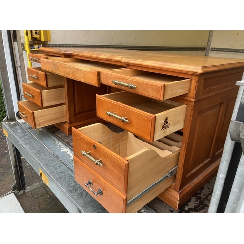 672 - Large late 20th century partners style twin pedestal desk by Daniel Furniture 160cm wide x 73cm high... 