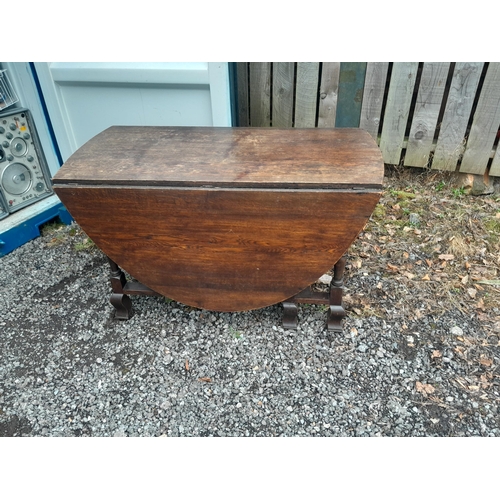 685 - Late 19th century solid oak gateleg dining table