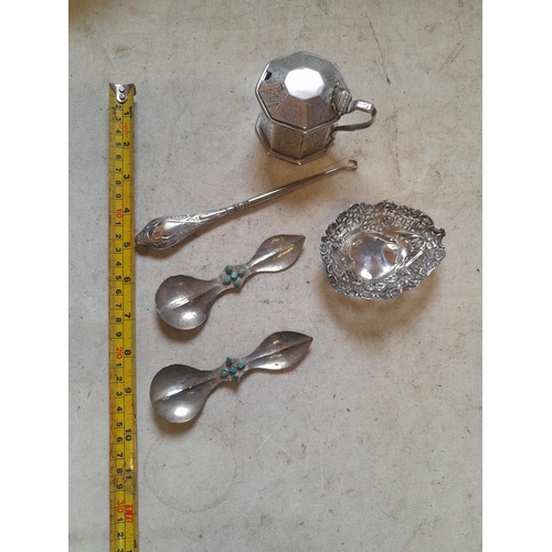 12 - Small silver items : solid silver salt with no liner and pierced and dinged silver pin dish. Low gra... 