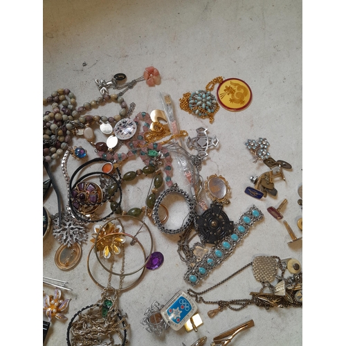 25 - Costume jewellery, necklaces brooches etc. very small amount of silver included, filled & rolled gol... 