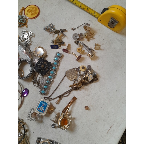 25 - Costume jewellery, necklaces brooches etc. very small amount of silver included, filled & rolled gol... 