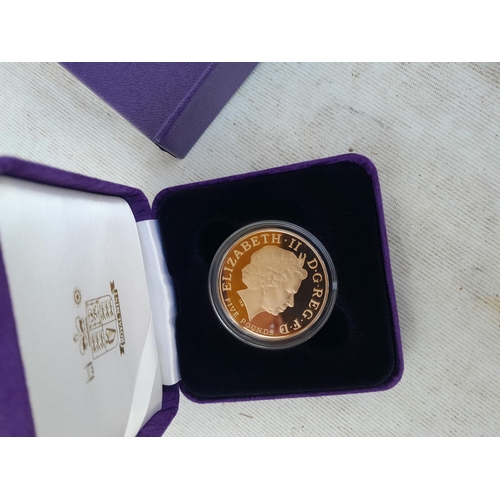 34 - 2006 Ltd Gold Five Pounds in a Royal Mint case of issue and accompanied with cert, 22 ct 39.94 g