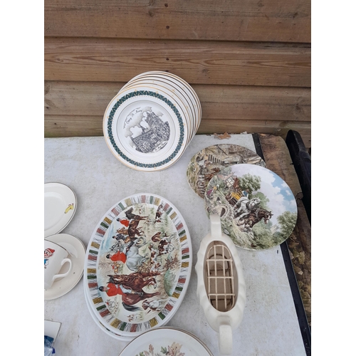 91 - Assorted china : collectors wall plates, cat ornaments etc.