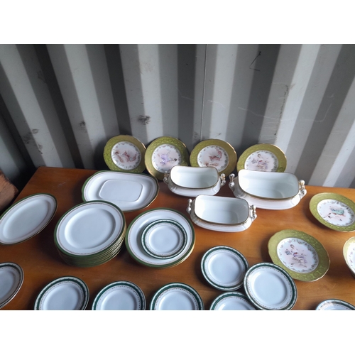 26 - Vintage Wedgwood green and gilt dinner service and other china (note multiple photographs)