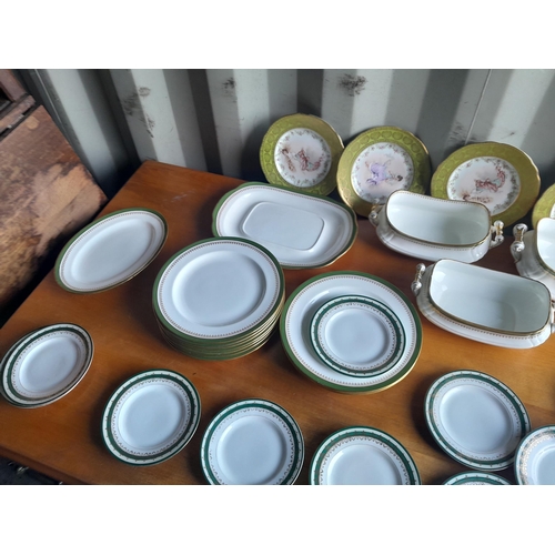 26 - Vintage Wedgwood green and gilt dinner service and other china (note multiple photographs)