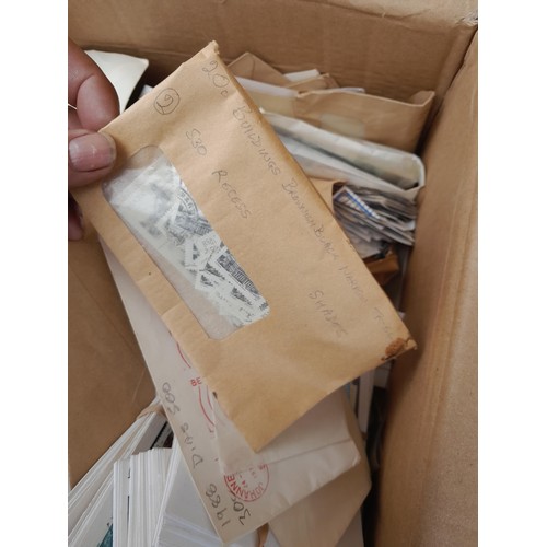 54 - Stamps : South Africa, box with large accumulation in packets and envelopes