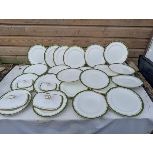 26 - Vintage Wedgwood green and gilt dinner service and other china (note multiple photographs)