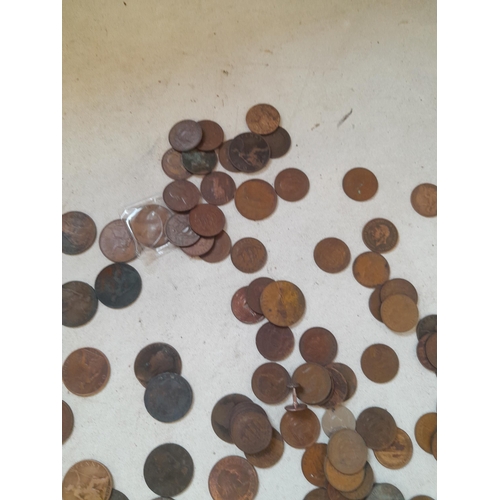 262 - Coins : 2 x plastic sets, 1 x Cartwheel penny, base metal Crowns, Farthings base and other metal coi... 