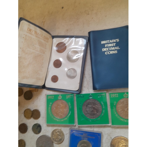 262 - Coins : 2 x plastic sets, 1 x Cartwheel penny, base metal Crowns, Farthings base and other metal coi... 