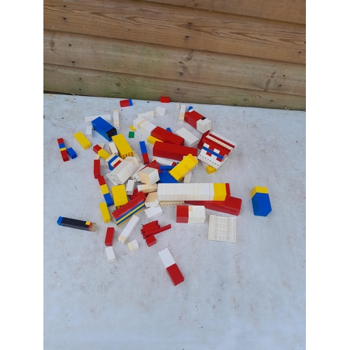 265 - Fruit crate of loose play worn Lego, 2 x box sets, railway track etc.