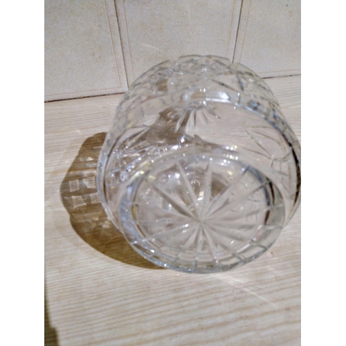 423 - Heavy cut glass crystal decanter 26 cms