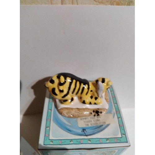 457 - Royal Doulton Winnie the Pooh Tigger signs the Resolution WP6 figure in mint unused condition with b... 