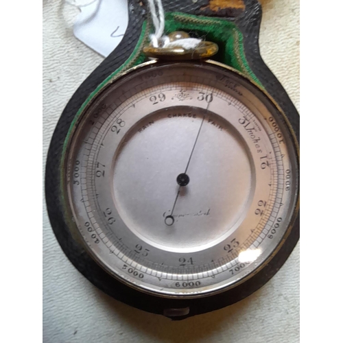 472 - Mountain / explorer interest : Tested and working  Early 20th century Compensated pocket barometer w... 