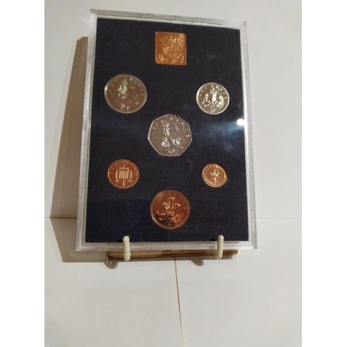 483 - 1976 GB Proof coin set in Royal Mint card sleeve of issue