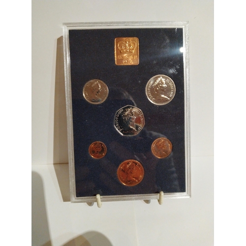 483 - 1976 GB Proof coin set in Royal Mint card sleeve of issue