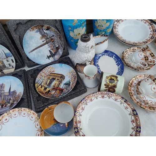 520 - Large array of china and glassware, some with damages, early 20th century tea set, early 20th centur... 