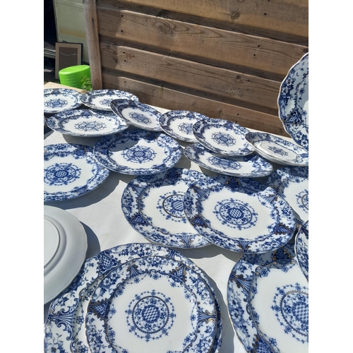 3 - Large late 19th century blue white and gilt dinner service (some nibbles) Westbourne pattern, Crown ... 